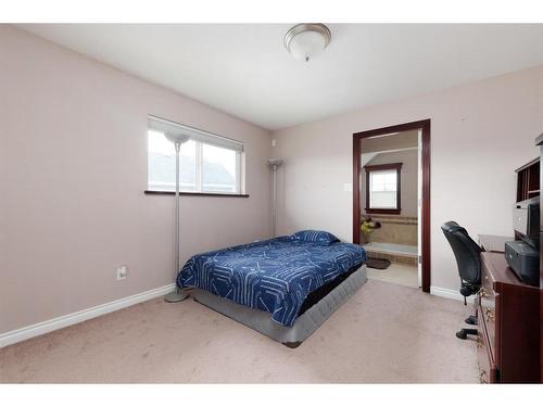 119 Pew, Fort Mcmurray, AB - Indoor Photo Showing Bedroom