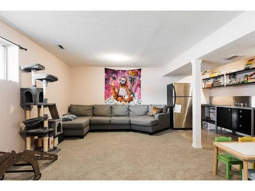 214 Wolverine Drive, Fort Mcmurray, AB - Indoor Photo Showing Other Room