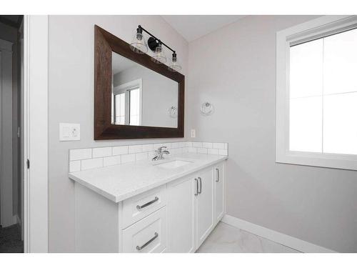 112 Walnut Place, Fort Mcmurray, AB - Indoor Photo Showing Bathroom