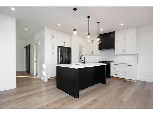 304 Beacon Hill Drive, Fort Mcmurray, AB - Indoor Photo Showing Kitchen With Upgraded Kitchen