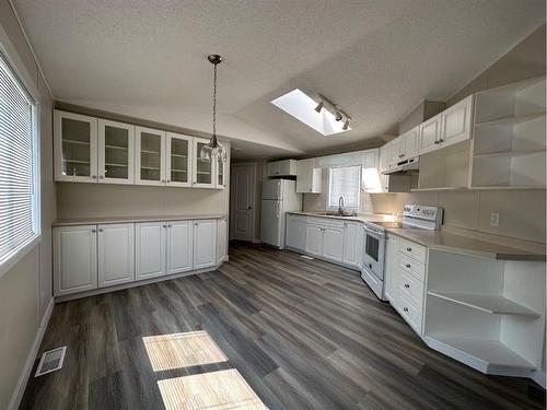 109 Hoehne Street, Fort Mcmurray, AB - Indoor Photo Showing Kitchen