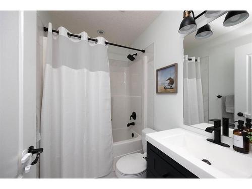 180 Merganser Crescent, Fort Mcmurray, AB - Indoor Photo Showing Bathroom