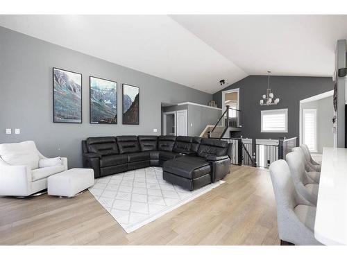 180 Merganser Crescent, Fort Mcmurray, AB - Indoor Photo Showing Living Room