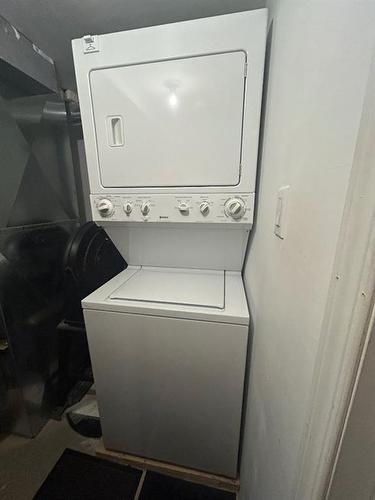 257 Rainbow Creek Drive, Fort Mcmurray, AB - Indoor Photo Showing Laundry Room