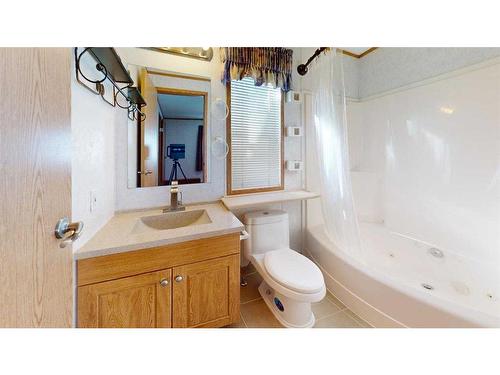 116 Mckinlay Crescent, Fort Mcmurray, AB - Indoor Photo Showing Bathroom