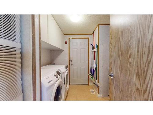 116 Mckinlay Crescent, Fort Mcmurray, AB - Indoor Photo Showing Laundry Room