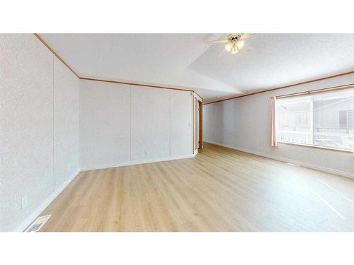116 Mckinlay Crescent, Fort Mcmurray, AB - Indoor Photo Showing Other Room
