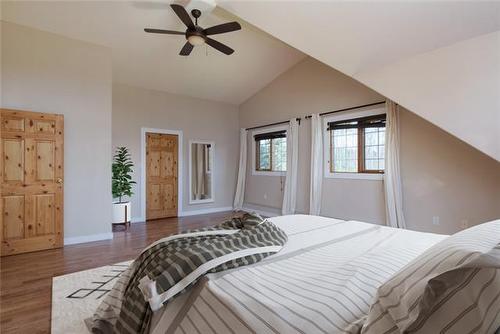 176 Saprae Crescent, Saprae Creek, AB - Indoor Photo Showing Bedroom