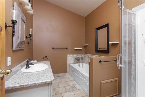 176 Saprae Crescent, Saprae Creek, AB - Indoor Photo Showing Bathroom