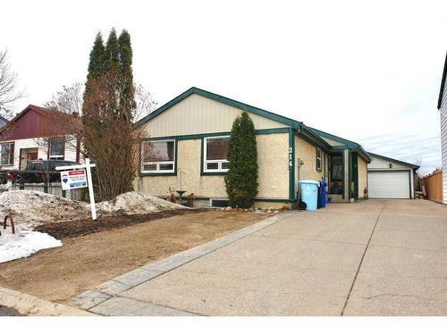 214 Bird Crescent, Fort Mcmurray, AB - Outdoor