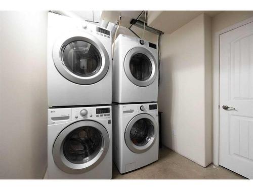 194 Pacific Crescent, Fort Mcmurray, AB - Indoor Photo Showing Laundry Room