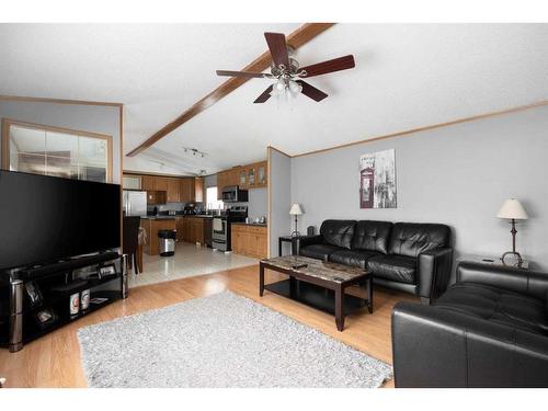 100 Grey Owl Place Sw, Fort Mcmurray, AB - Indoor Photo Showing Living Room
