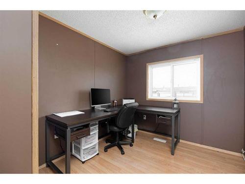 100 Grey Owl Place Sw, Fort Mcmurray, AB - Indoor Photo Showing Office