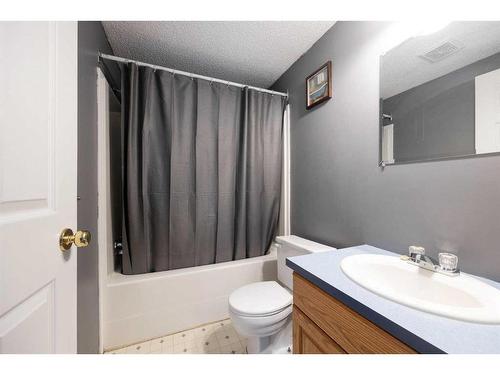 100 Grey Owl Place Sw, Fort Mcmurray, AB - Indoor Photo Showing Bathroom