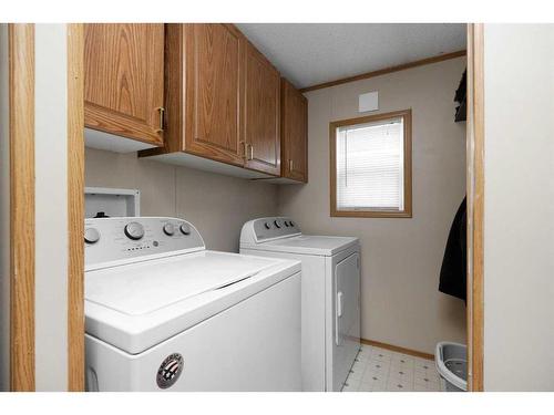 100 Grey Owl Place Sw, Fort Mcmurray, AB - Indoor Photo Showing Laundry Room