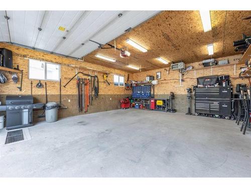 100 Grey Owl Place Sw, Fort Mcmurray, AB - Indoor Photo Showing Garage