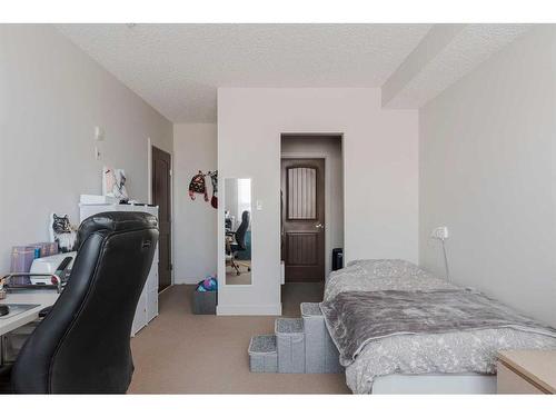 215-136A Sandpiper Road, Fort Mcmurray, AB - Indoor Photo Showing Bedroom