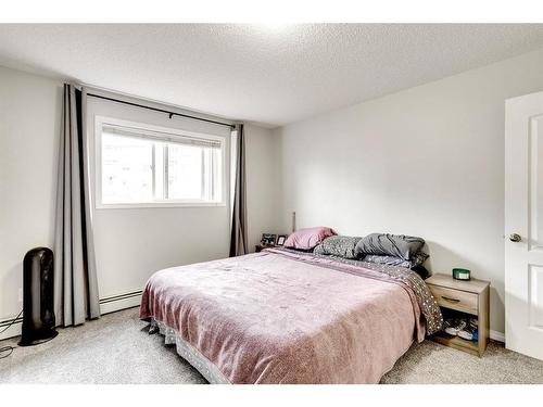 131-200 Richard Street, Fort Mcmurray, AB - Indoor Photo Showing Bedroom