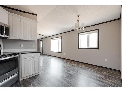 280 Clausen Crescent, Fort Mcmurray, AB - Indoor Photo Showing Kitchen