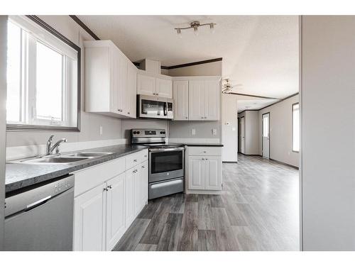 280 Clausen Crescent, Fort Mcmurray, AB - Indoor Photo Showing Kitchen With Stainless Steel Kitchen With Double Sink