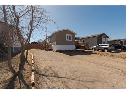 280 Clausen Crescent, Fort Mcmurray, AB - Outdoor