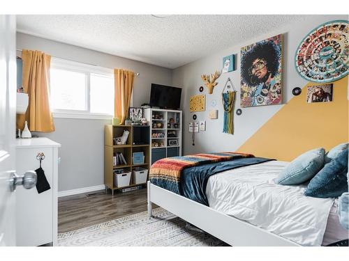 101 Beaconsfield Road, Fort Mcmurray, AB - Indoor Photo Showing Bedroom