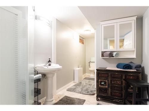 101 Beaconsfield Road, Fort Mcmurray, AB - Indoor Photo Showing Bathroom