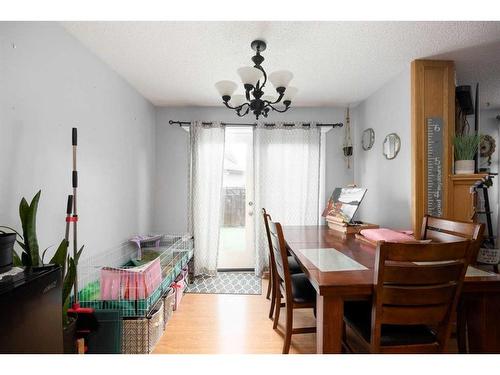 231 Athabasca Avenue, Fort Mcmurray, AB - Indoor Photo Showing Dining Room