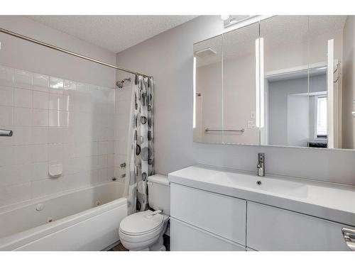 252 Torrie Crescent, Fort Mcmurray, AB - Indoor Photo Showing Bathroom