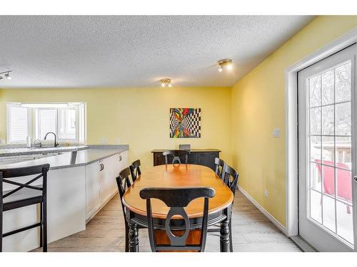 252 Torrie Crescent, Fort Mcmurray, AB - Indoor Photo Showing Dining Room