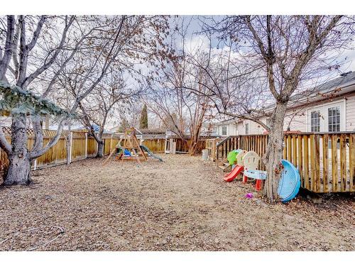 252 Torrie Crescent, Fort Mcmurray, AB - Outdoor With Backyard