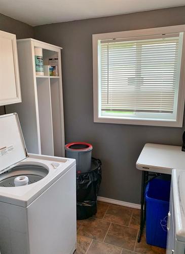 10119 103 Avenue, Lac La Biche, AB - Indoor Photo Showing Laundry Room