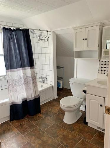 10119 103 Avenue, Lac La Biche, AB - Indoor Photo Showing Bathroom