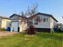 533 Mckinlay Crescent, Fort Mcmurray, AB  - Outdoor 