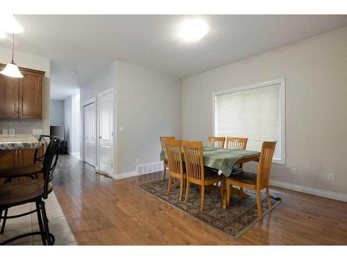 274 Thrush Street, Fort Mcmurray, AB - Indoor Photo Showing Dining Room