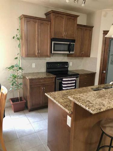 274 Thrush Street, Fort Mcmurray, AB - Indoor Photo Showing Kitchen