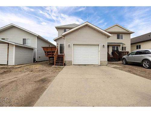 274 Thrush Street, Fort Mcmurray, AB - Outdoor With Facade