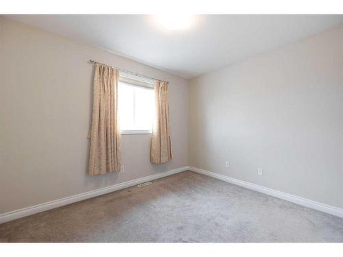 274 Thrush Street, Fort Mcmurray, AB - Indoor Photo Showing Other Room