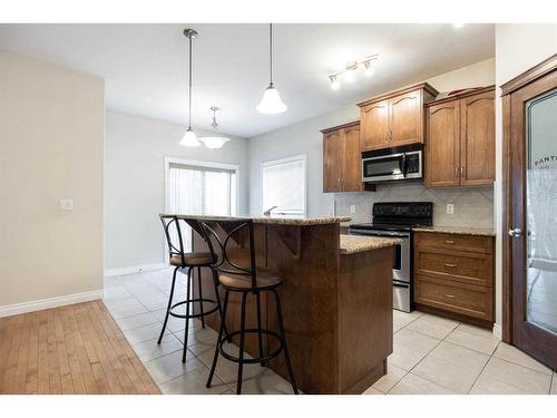 274 Thrush Street, Fort Mcmurray, AB - Indoor Photo Showing Kitchen