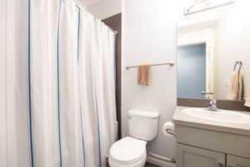 104 Collicott Drive, Fort Mcmurray, AB - Indoor Photo Showing Bathroom