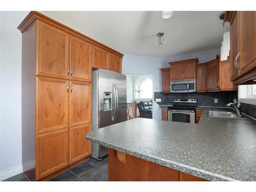292 Swallow Way, Fort Mcmurray, AB - Indoor Photo Showing Kitchen With Double Sink