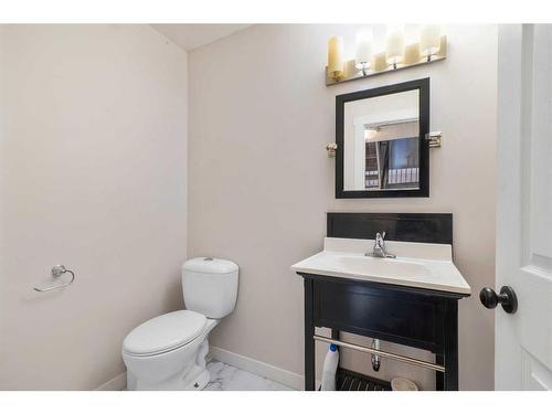 101-400 Silin Forest Road, Fort Mcmurray, AB - Indoor Photo Showing Bathroom