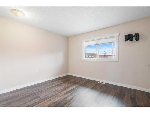 101-400 Silin Forest Road, Fort Mcmurray, AB - Indoor Photo Showing Other Room