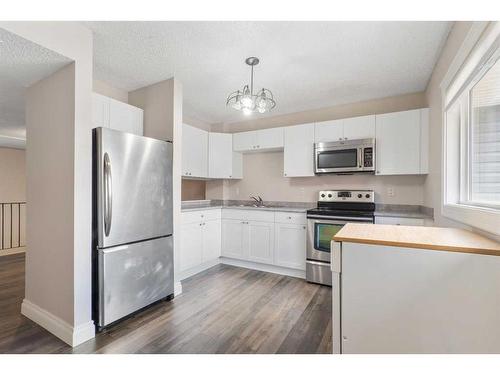 101-400 Silin Forest Road, Fort Mcmurray, AB - Indoor Photo Showing Kitchen