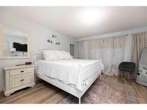 244 Gravelstone Road, Fort Mcmurray, AB - Indoor Photo Showing Bedroom