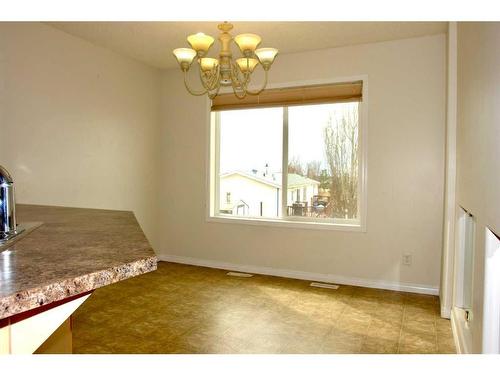 4-200 Arabian Drive, Fort Mcmurray, AB - Indoor Photo Showing Other Room