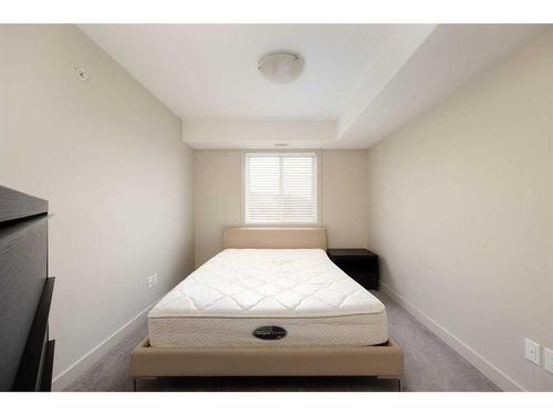 1417-7901 King Street, Fort Mcmurray, AB - Indoor Photo Showing Bedroom