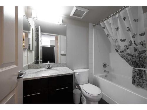 1417-7901 King Street, Fort Mcmurray, AB - Indoor Photo Showing Bathroom