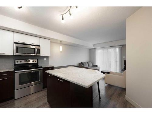 1417-7901 King Street, Fort Mcmurray, AB - Indoor Photo Showing Kitchen