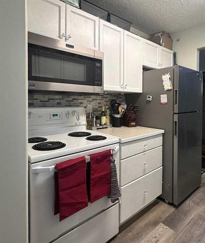 419-100 Richard Street, Fort Mcmurray, AB - Indoor Photo Showing Kitchen